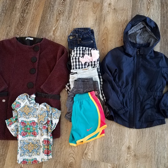 Several Other - BUNDLE Girl's clothes Size 4 5 6 Gap Nike Brazil